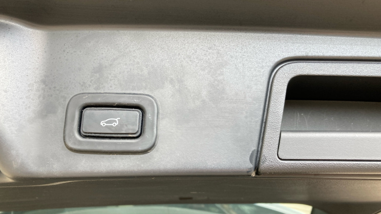 Land Rover Range Rover Evoque 2.0 D200 R-Dynamic SE 5dr Auto Diesel Hatchback